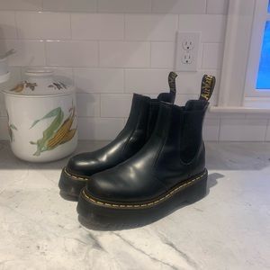 DR MARTENS 2976 SMOOTH LEATHER PLATFORM CHELSEA BOOTS SIZE 8 W